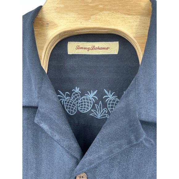 Tommy Bahama Hawaiian Shirt Mens XL Camp Relax 100% Silk Short Sleeve Navy - Picture 2 of 10